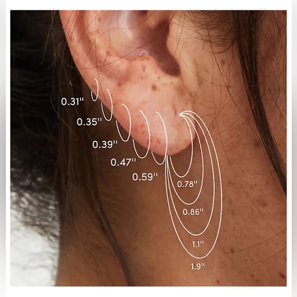 💜3/$30 Torrid  Double Piercing Black Hematite set of stud and Chain Hoop - Picture 4 of 6